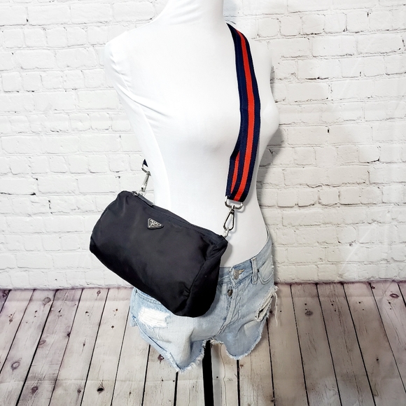Prada auth black nylon pouch crossbody bag w strap - Picture 4 of 15